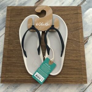 NWT Olu Kai Pi’oe Flip Flops